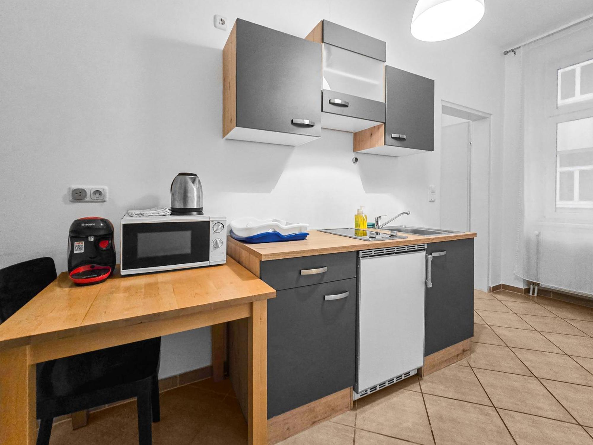 Modern Three-Bedroom, Triple King Beds Wien Exteriör bild